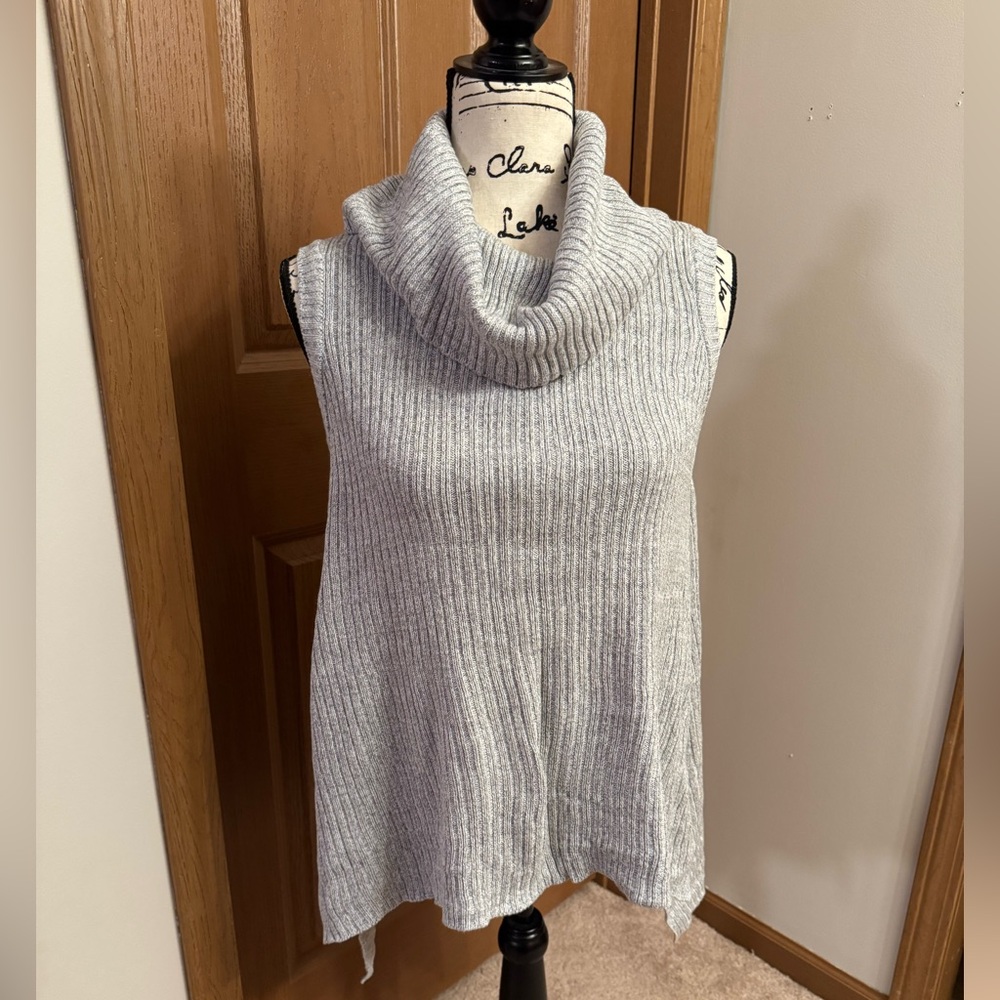 Belldini Light Gray Cowl Neck sleeveless Sweater Vest EUC